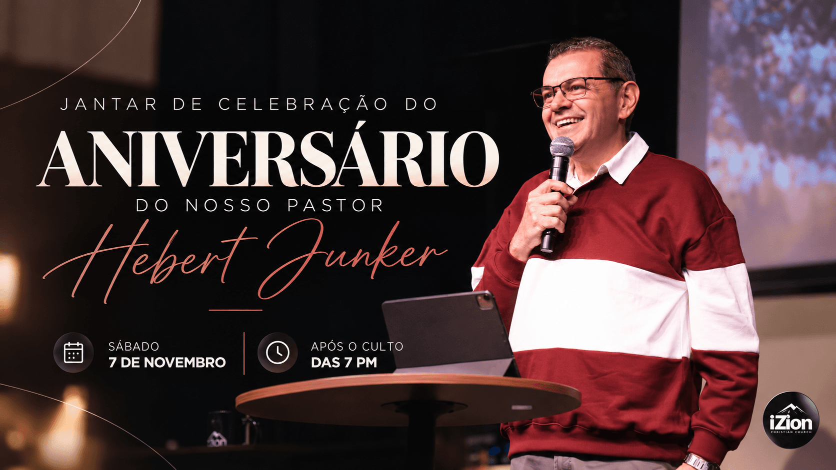 imagem de celebração de aniversario com a foto de um homem sorrindo 